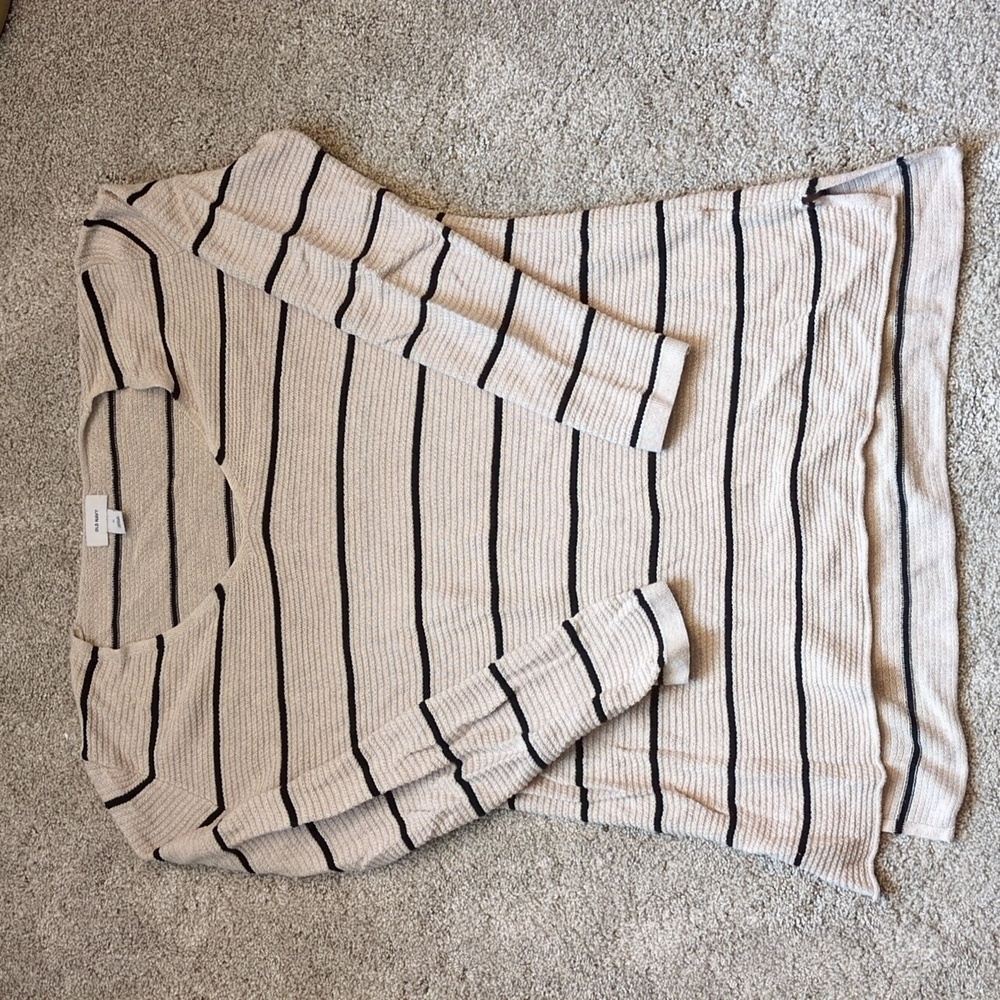 Old Navy cream and black striped vneck tunic sweater size medium